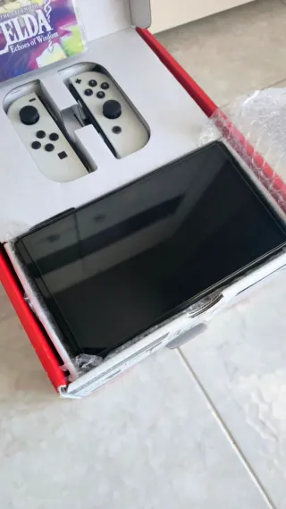 Nintendo Switch OLED + Zelda Nuovo
