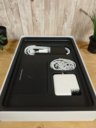 MacBook Pro 13 Sonoma