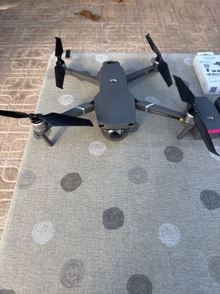 DJI Mavic 2 Pro Drone + Accesorios