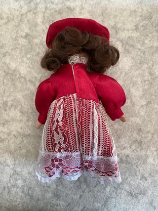 Bambola porcellana vintage decorativa rossa