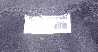 Pantalón de chándal negro con detalles grises