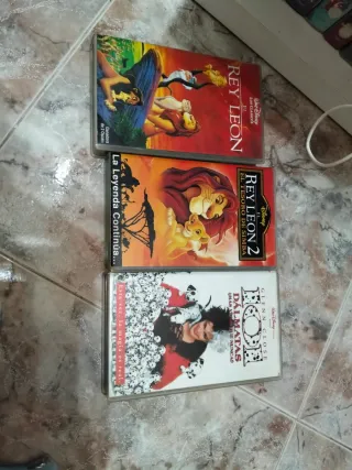 Películas VHS Disney: El Rey León y 101 Dálmatas