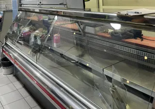 Vitrina expositora carnicería