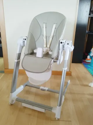 Trona/hamaca convertible plegable