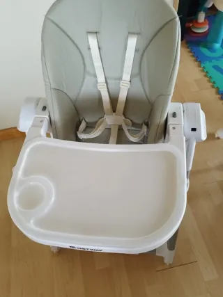 Trona/hamaca convertible plegable