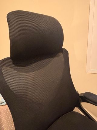 Silla ergonómica de oficina negra. Amazon