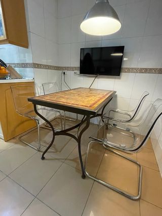 Mesa de forja con mosaico