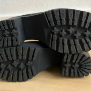 Botines plataforma Bimba y Lola negros