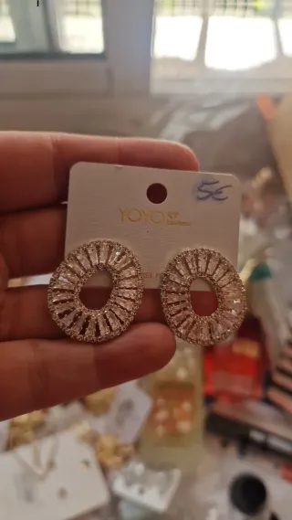 Pendientes Selena Oro y Rojo varios desde 4 eu #