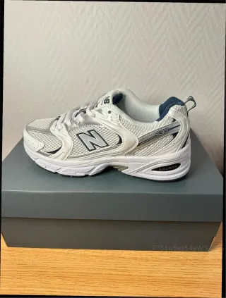 New Balance 530 Talla 38 Blanco Plata