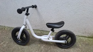 Bicicleta sense pedals / Bicicleta sin pedales