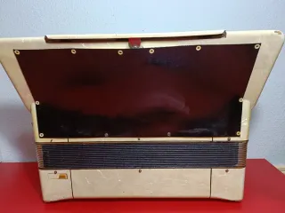 Acordeón Hohner Verdi III vintage 120 Bajos