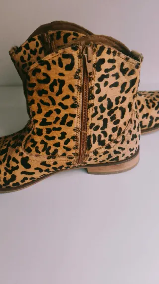 Botines pelo natural estampado leopardo