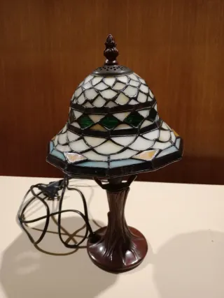Lámpara de mesa Tiffany cristal y metal