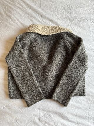 Chaqueta gris de Mango
