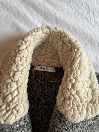 Chaqueta gris de Mango