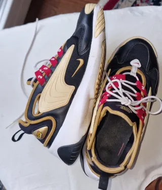 Nike Zoom 2000 Deportivas Negro y Dorado