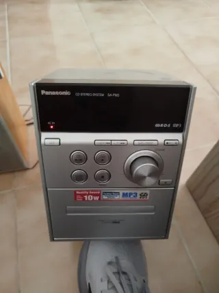 Mini cadena Panasonic SA-PM3 con mando