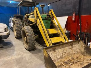 Tractor John Deere 3140