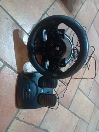 Volante Superdrive SV 450 con pedali