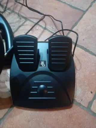 Volante Superdrive SV 450 con pedali