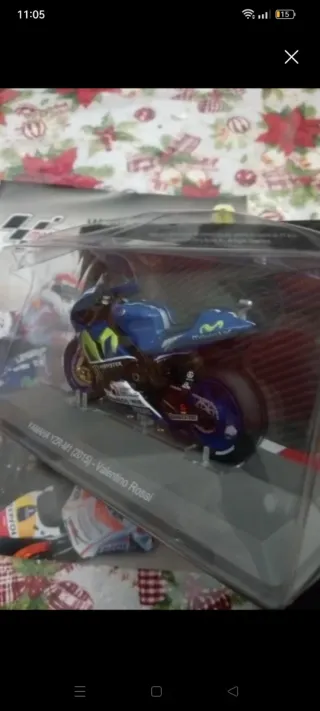 Moto GP Yamaha YZR-M1 Valentino Rossi 2015