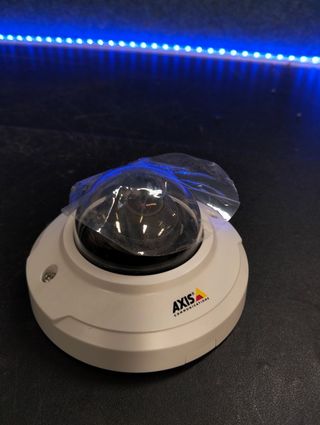 Cámara IP 2MP Axis M3045-V Mini Dome 1080p PoE