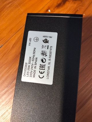 Lampara VIA Faro Superficie negro 112CM 25W 3000K