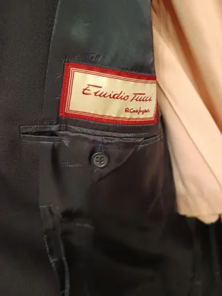Americana Emilio Gucci Negra y Camisa Rosa