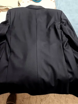 Americana Emilio Gucci Negra y Camisa Rosa