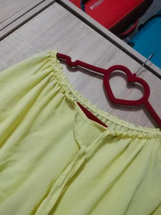 Top corto verano amarillo puntilla ganchillo