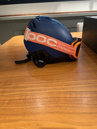 Casco con gafas de esqui