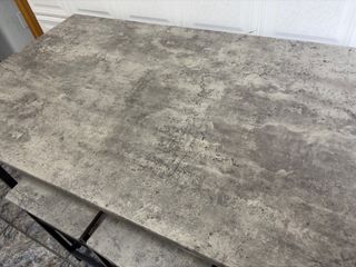 Mesa de cocina con 4 banquetas