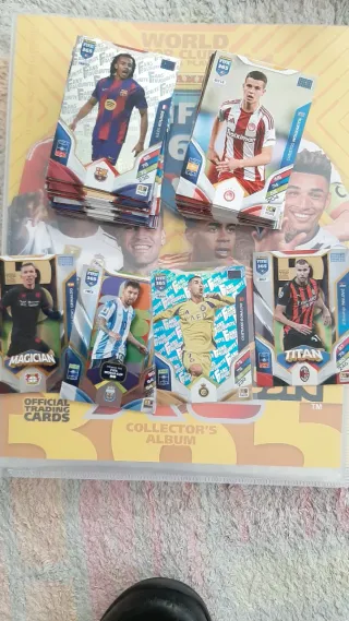 Album Calciatori FIFA 365 con 230 carte