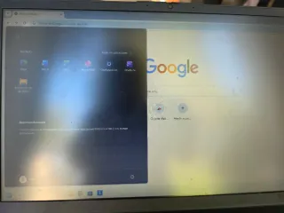 Portátil Negro y Azul