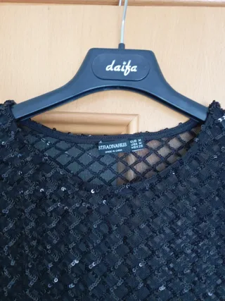 Top Stradivarius Negro Lentejuelas