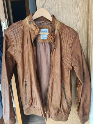 Cazadora Pull&Bear Talla M Marrón