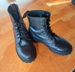 Botas militares negras ANGRY ITCH
