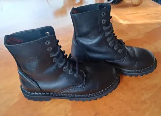Botas militares negras ANGRY ITCH