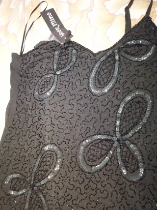 Vestido largo negro con pedrería