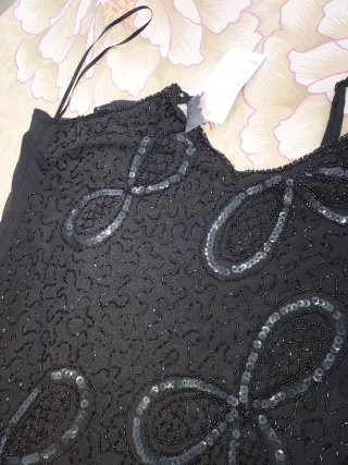 Vestido largo negro con pedrería