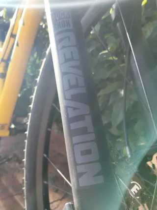 Bicicleta de Montaña Amarilla