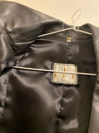 Americana de piel flor negra