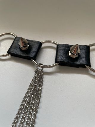 Pulsera esclava con cadenas y pinchos