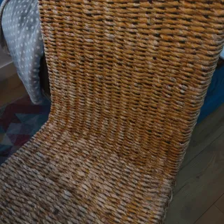 REBAJADA Mesa comedor y 4 sillas de madera y mimbr