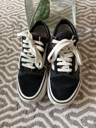 Zapatillas Vans Old Skool Negras y Blancas