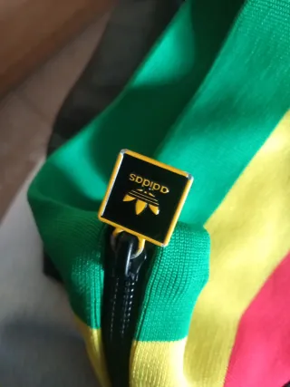 Chaqueta Adidas Chile 62 Negra Rasta