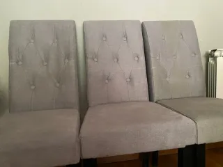 3 sillas de comedor grises El precio son las 3