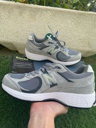New Balance 2002R Gris