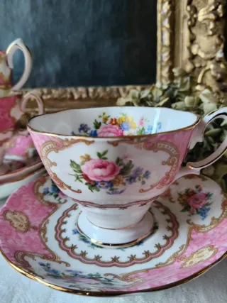 1 Tazza da tè Royal Albert Lady Carlyle